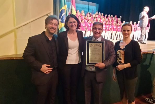 Diretor Acadêmico da Unoesc Xanxerê recebe homenagem em Florianópolis