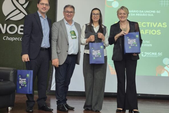 XIX Seminário Estadual da União Nacional dos Conselhos Municipais da Educação de Santa Catarina e o VIII Seminário da Região Sul