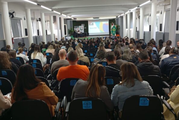 XIX Seminário Estadual da União Nacional dos Conselhos Municipais da Educação de Santa Catarina e o VIII Seminário da Região Sul